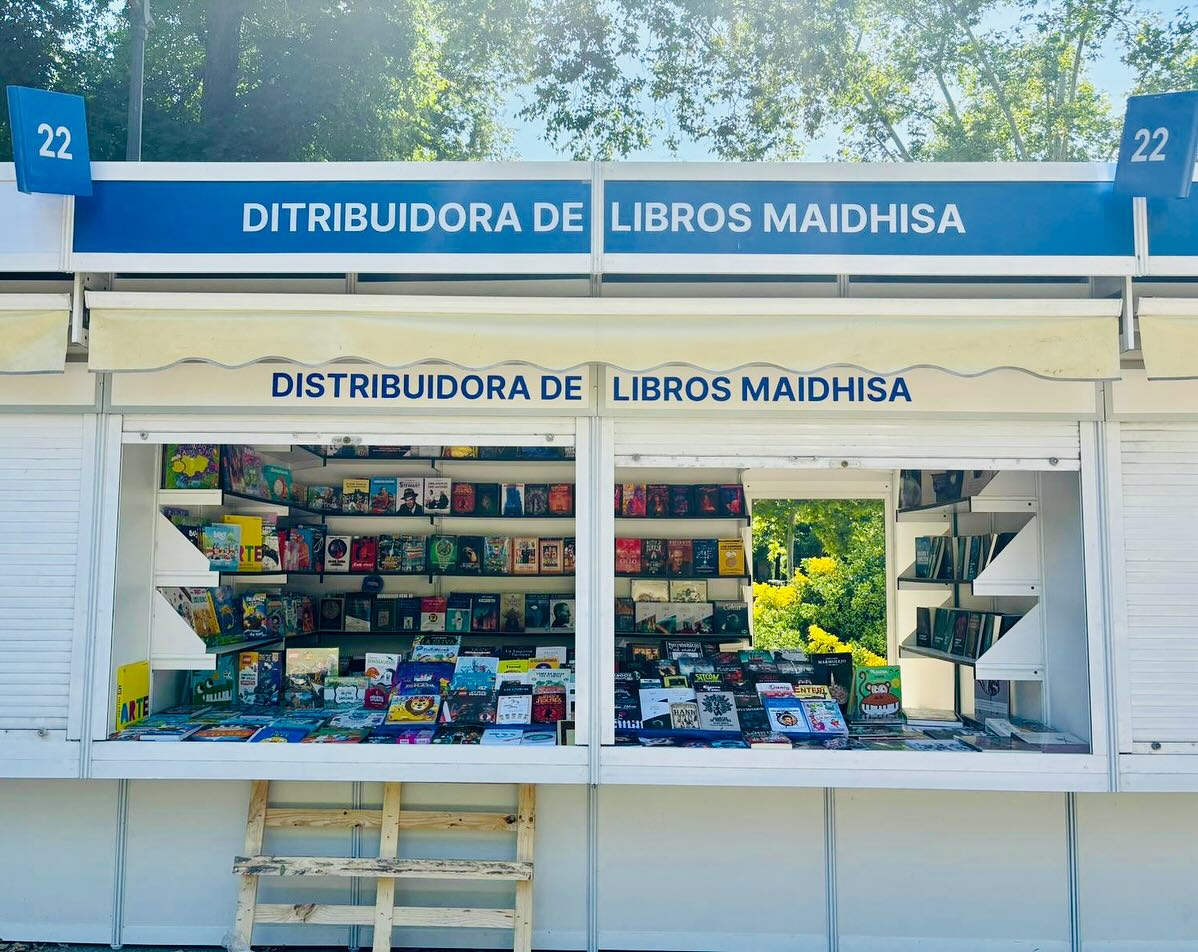 Caseta de Maidhisa en la Feria del Libro de Madrid